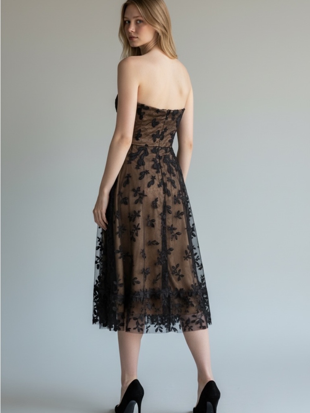 Elliatt Strapless Black & Nude Lace Gown | Worn Once | Size M - Picture 2 of 4